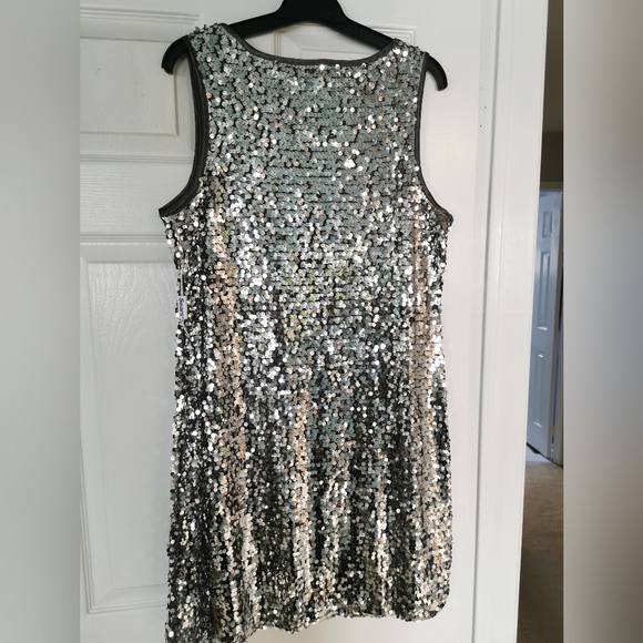 Silver Sequence sleeveless dress - Picture 4 of 4